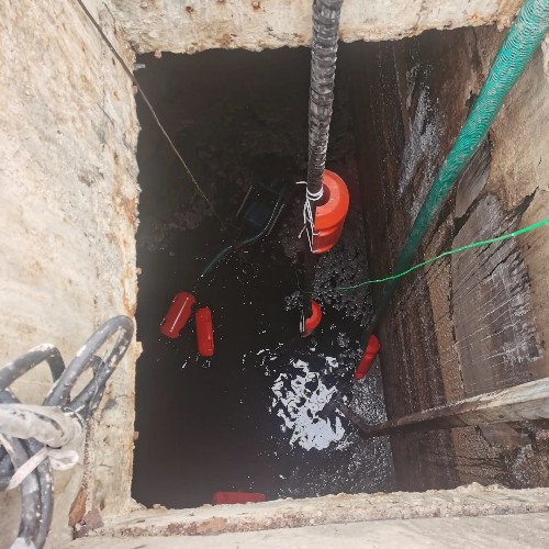 sedimentation tank desilting scene